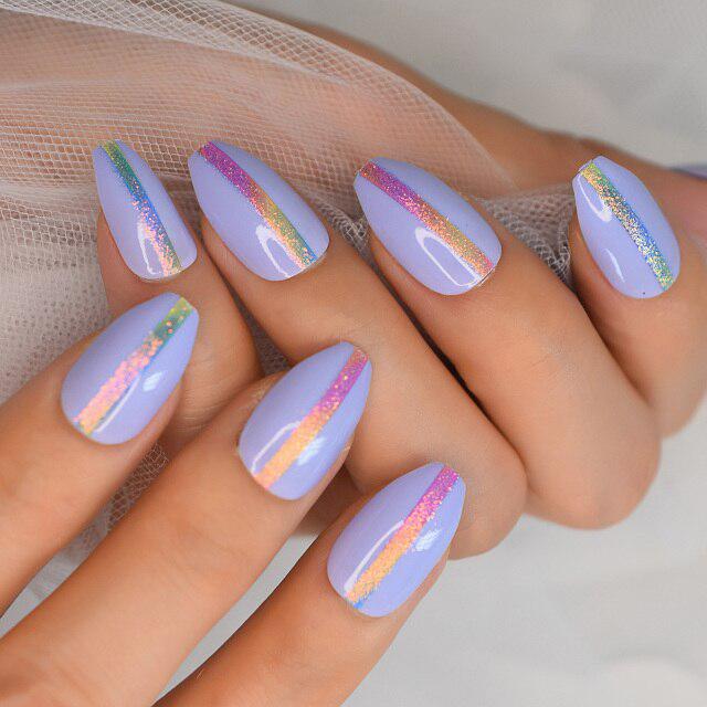 White Cloud Oval Fake Nails